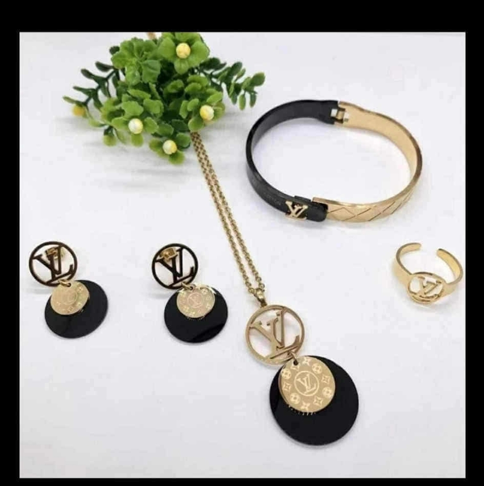 Fashion Jewelry Black and Gold Necklace Set - Picture 1 of 1